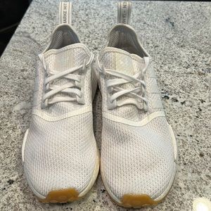 Adidas Mens Triple White Tennis Shoes size 9.5